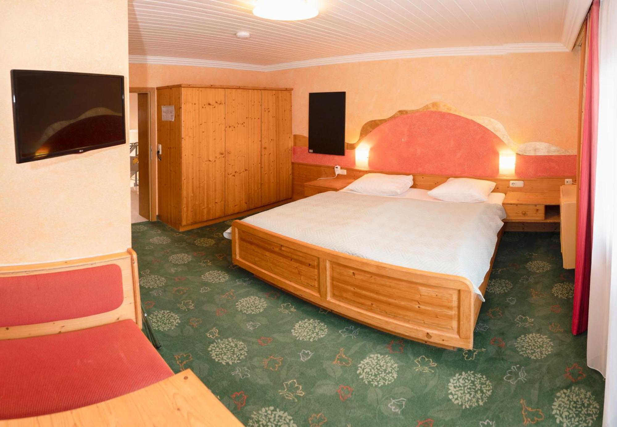 Hotel Wirt Z'Minsta Altmuenster Bagian luar foto